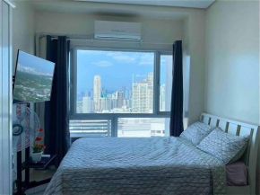Makati Penthouse with Stunning City Skyline View